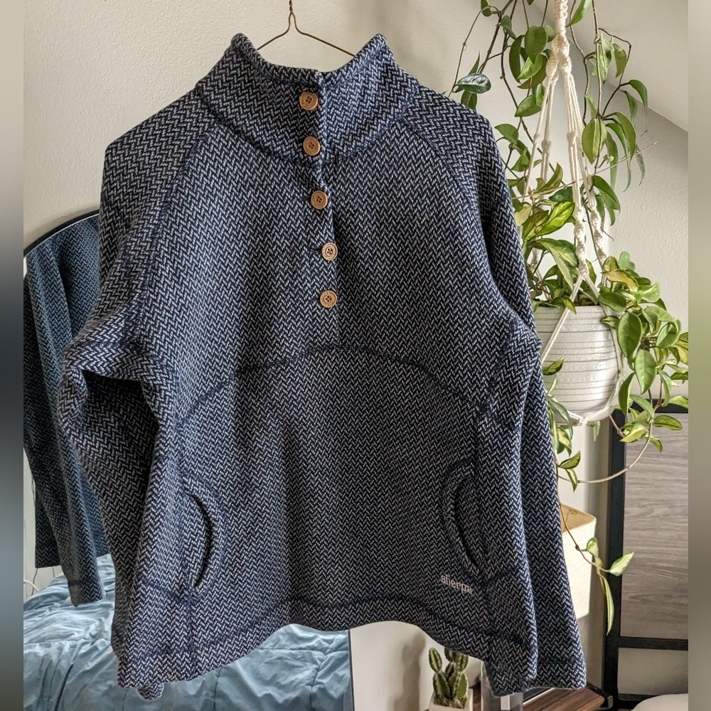 Cozy Sherpa pullover blue large quarter button
